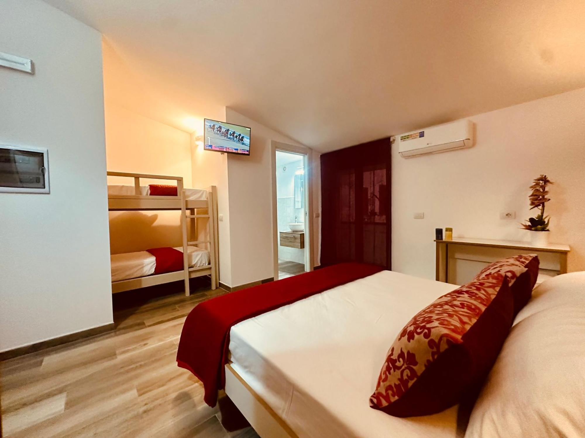 B&B The Sun - Family Rooms Tropea Exterior photo